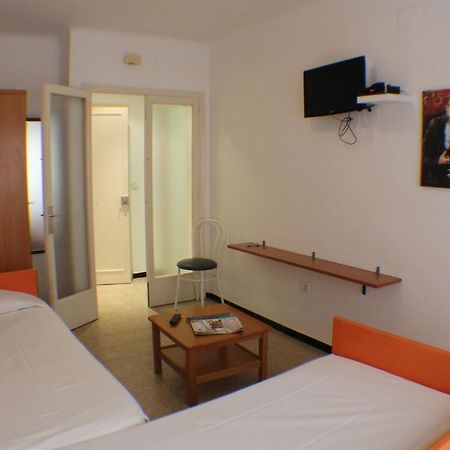 Agi Sant Antoni Roses Exterior foto